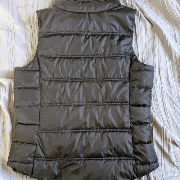 SO medium black puffer vest - Picture 6 of 6